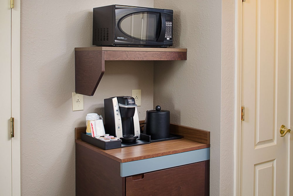 Hilton Garden Inn Albany Airport - photo 9