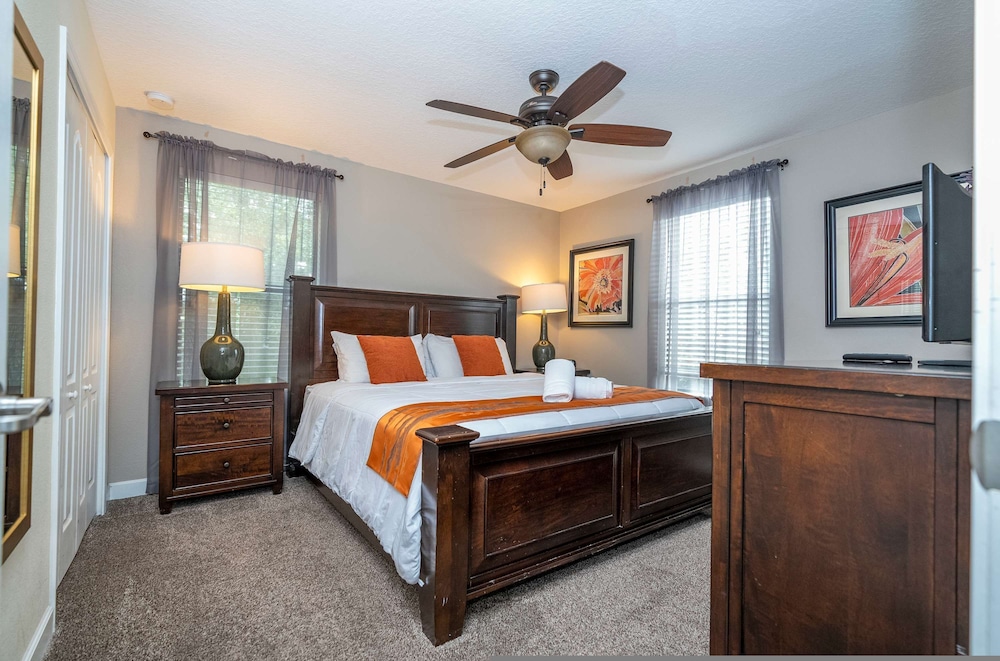 1400 Stunning 8bed with amazing game room - photo 49