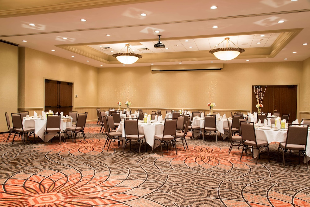 DoubleTree by Hilton Hotel Grand Rapids Airport - photo 68