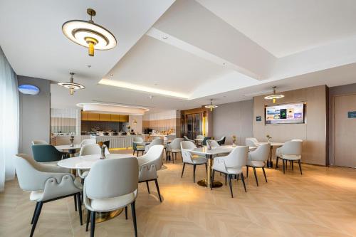 Atour Hotel Taizhou Linhai Toumen Port — 4-Star Luxury Hotel in Linhai, People's Republic of China