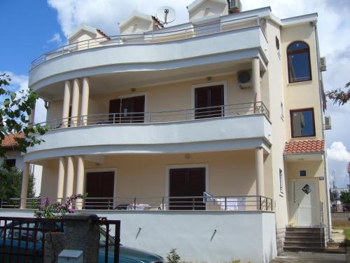 Apartments Dada — 4-Star Luxury Hotel in Turanj, Croatia