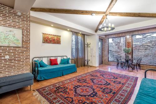 Ateshgah Residence