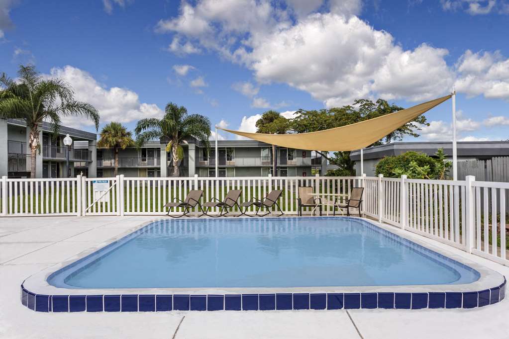 Super 8 by Wyndham Ocala I 75 - photo 11