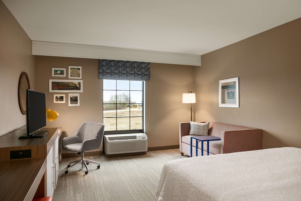 Hampton Inn Kernersville - photo 12