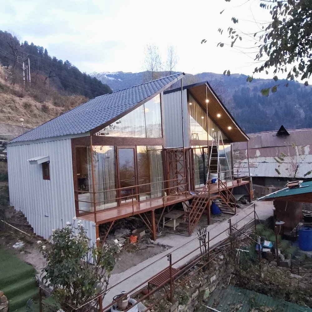 Nirvana Hamta Retreat - carbon neutral hotel in Manali