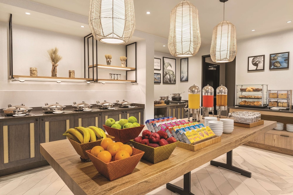 DoubleTree by Hilton Tampa Rocky Point Waterfront - photo 49