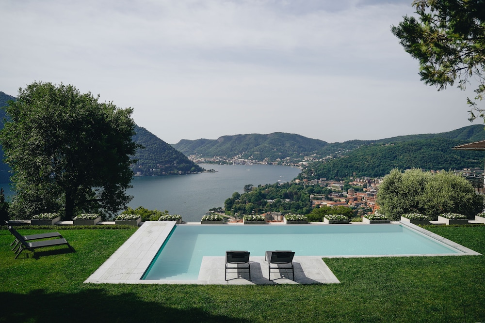 Villa Almana — 4-Star Luxury Hotel in Cernobbio, Italy
