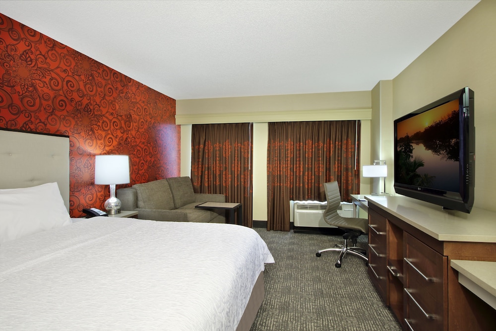 Hampton Inn & Suites Columbus Downtown - photo 16