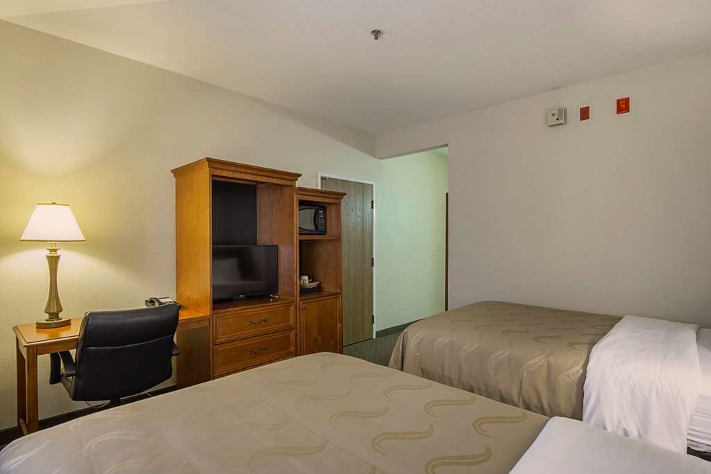 Quality Inn Fresno Yosemite Airport - photo 17