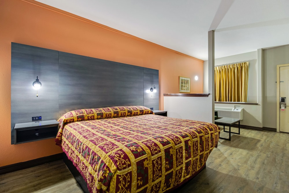Executive Inn & Suites - last minute hotel in Houston