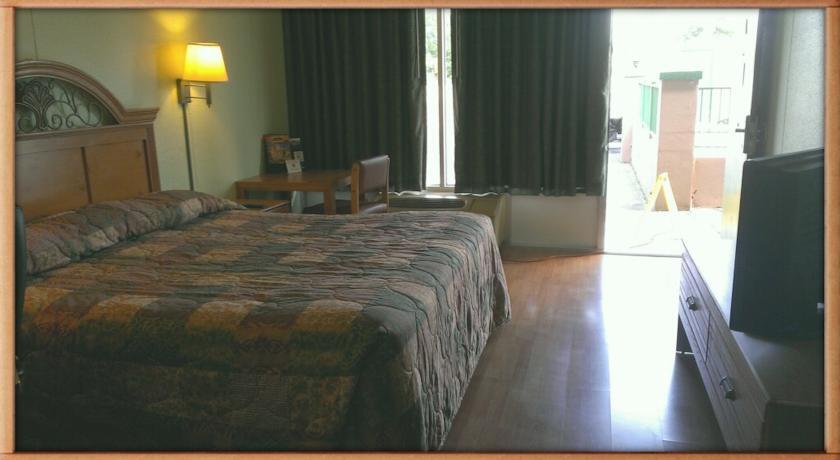 Knights Inn Fort Smith Airport in Fort Smith, United States