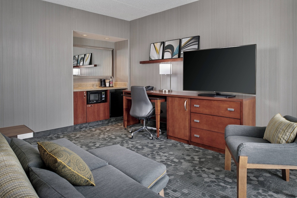 Courtyard by Marriott Chicago Oakbrook Terrace - photo 13