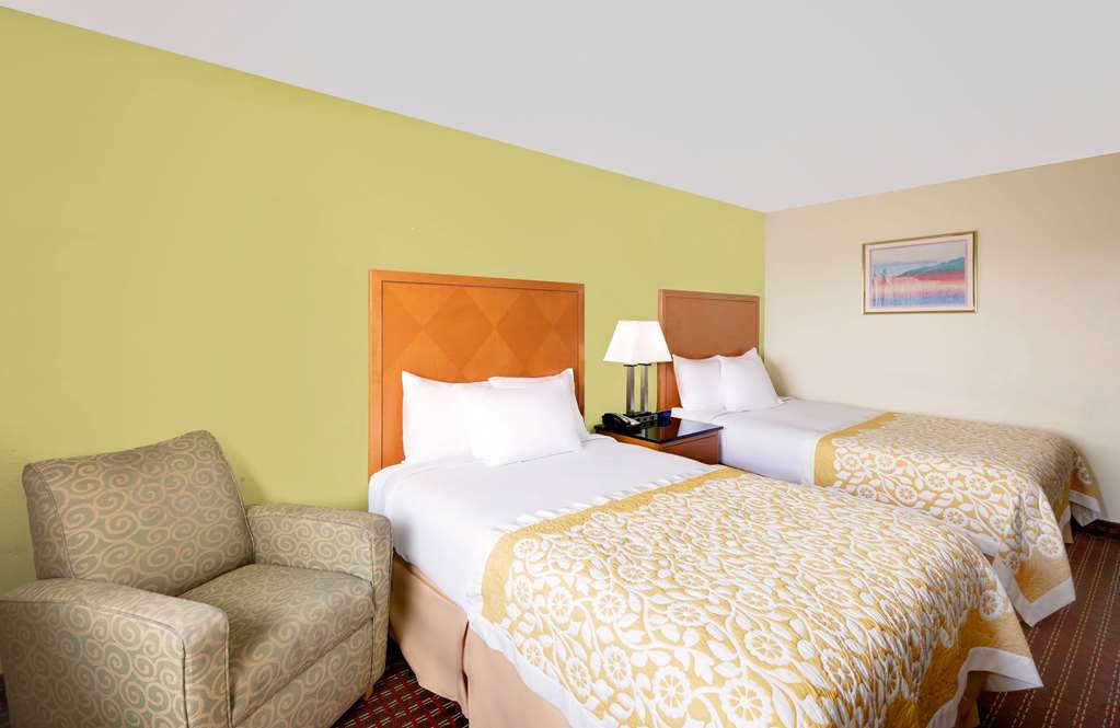 Days Inn by Wyndham Fort Dodge - photo 9