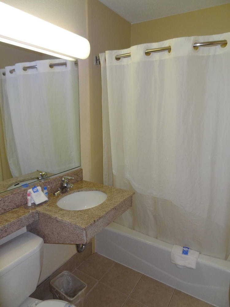 Red Carpet Inn Newark Irvington NJ - photo 29