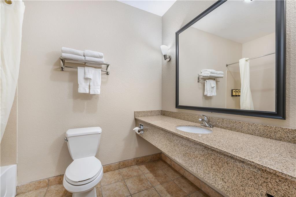Best Western Plus Eastgate Inn & Suites - photo 37