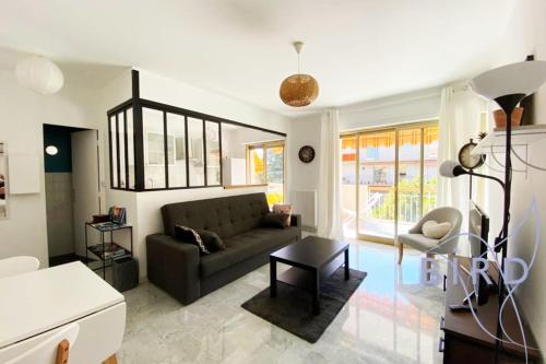 Bright Flat Near To the Beach & Harbor — hotel in Saint-Laurent-Du-Var