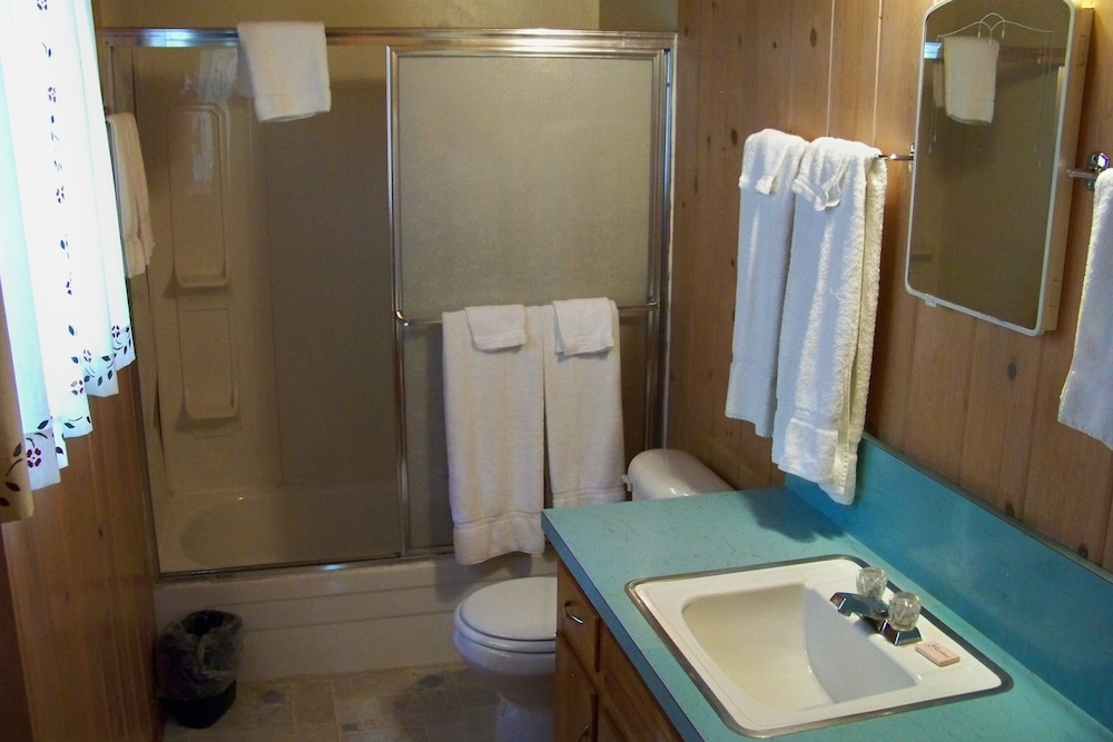 Lazy Oaks Resort - photo 11