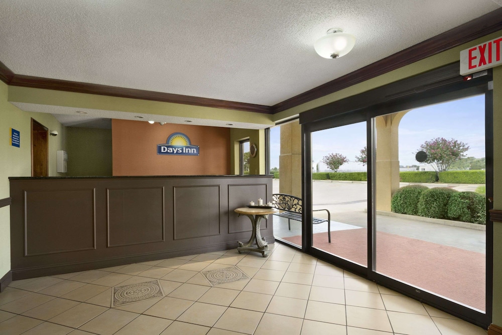 Days Inn by Wyndham Southaven MS - photo 2