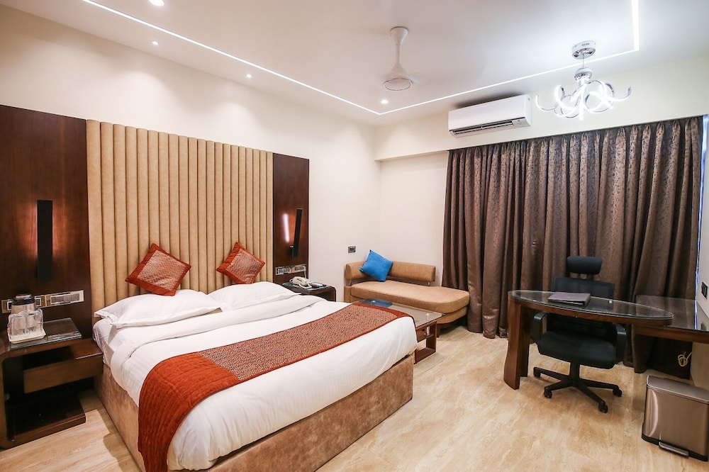 Hotel Royal Palace — Jalgaon — photo 2
