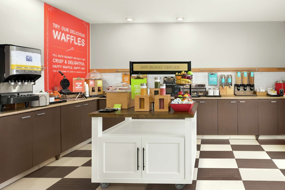 Hampton Inn Houston Hobby Airport - photo 33