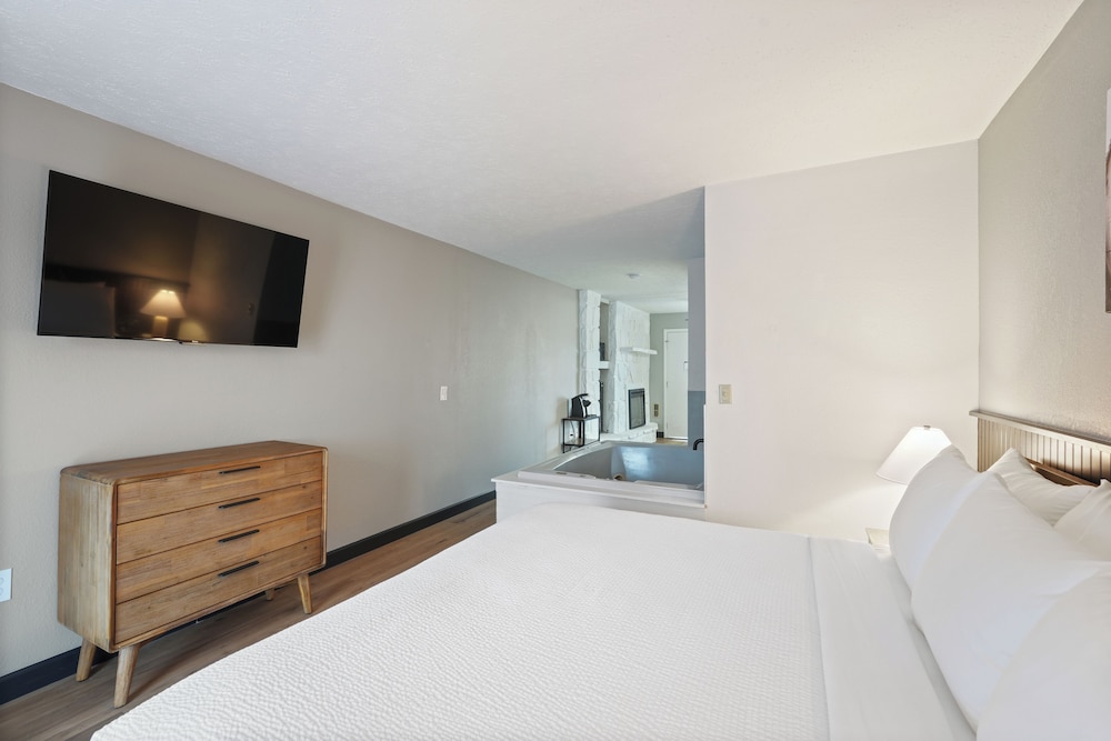 Tremont Lodge & Resort - photo 55