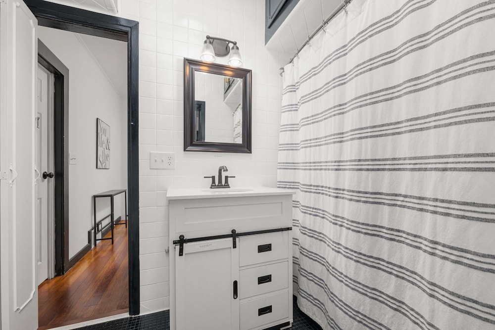 Pacific Cove Manor - photo 15