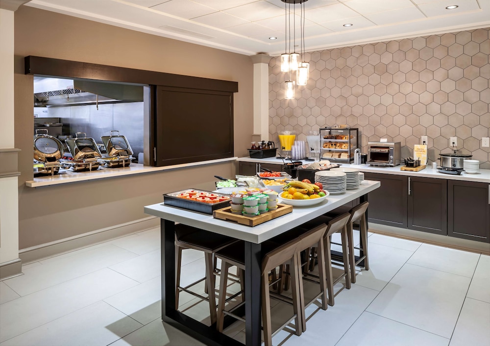 Hilton Garden Inn San Diego Rancho Bernardo - photo 32