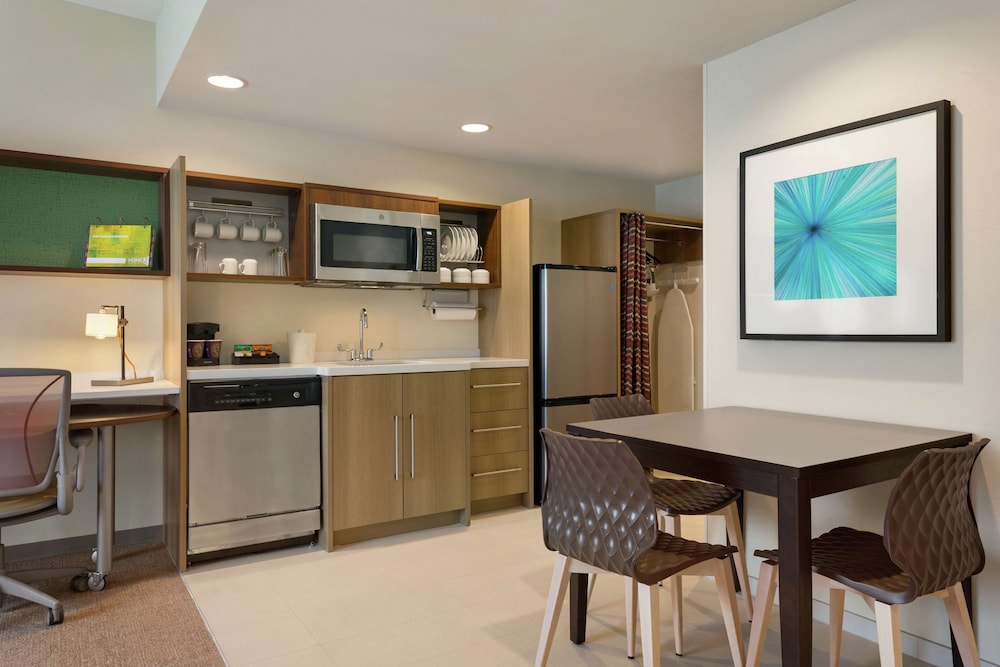 Home2 Suites by Hilton Frederick - photo 11