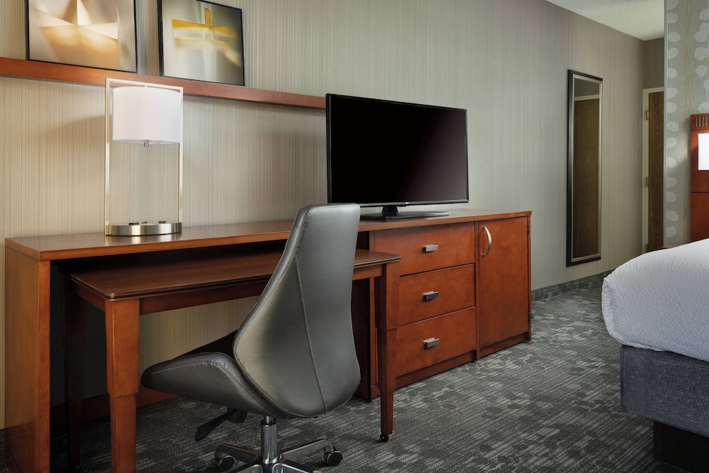 Courtyard by Marriott Phoenix Mesa - photo 12