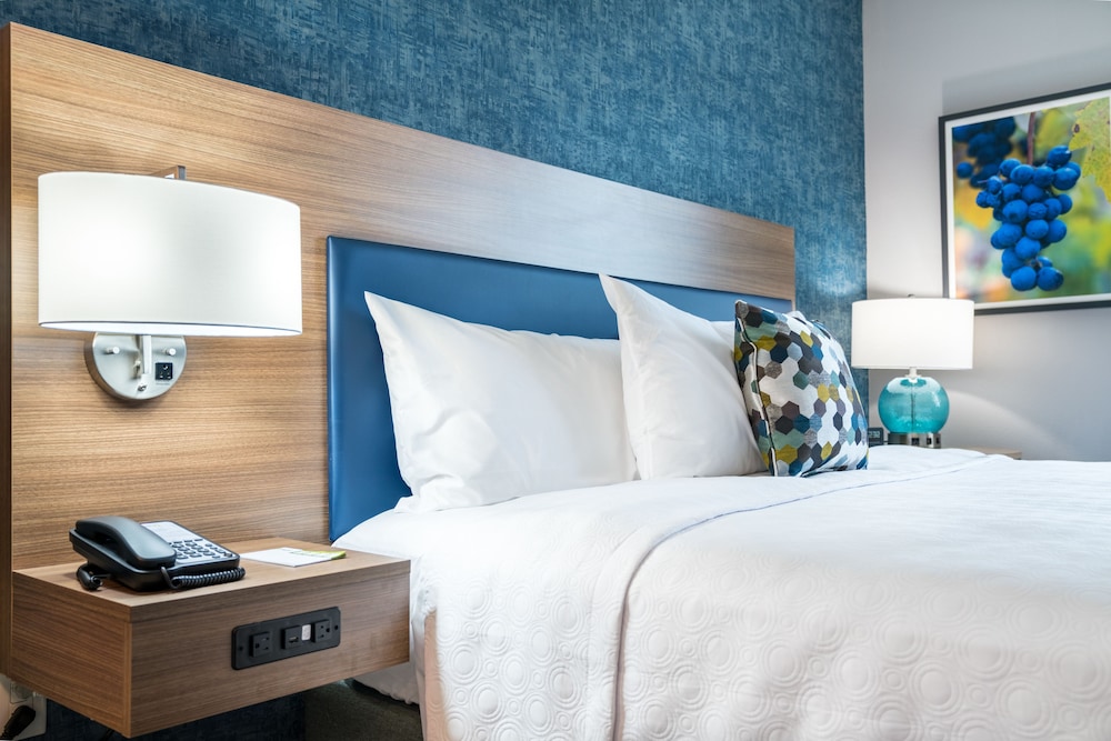 Home2 Suites by Hilton Temecula - photo 10