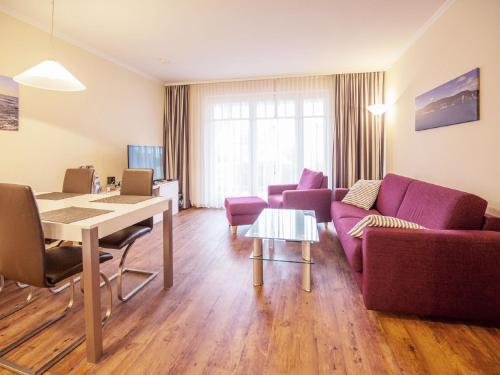 Dünenpark Binz Komfortplus Ferienwohnung mit 1 Schlafzimmer und Terrasse im Erdgeschoss 116 — 4-Star Luxury Hotel in Ostseebad Binz, Germany