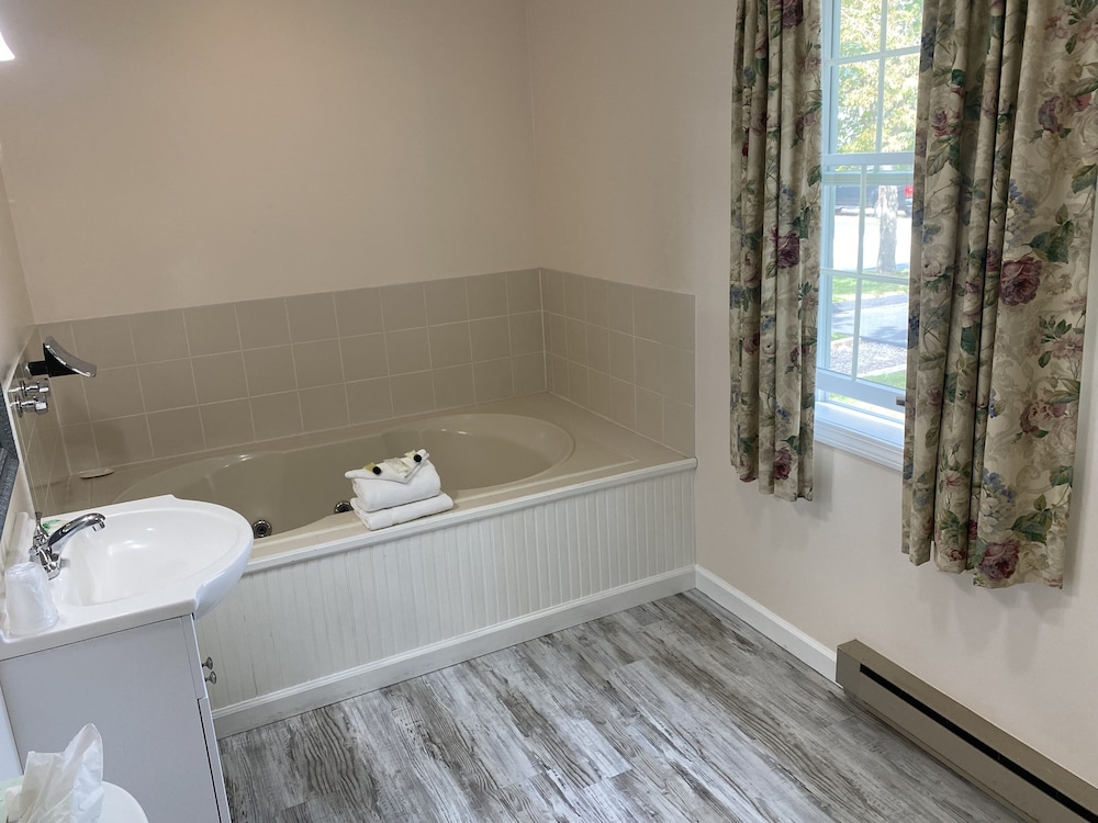 The Taber Inne & Suites - photo 26