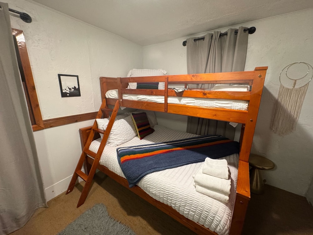Three Pines Cabins Lodge - photo 10