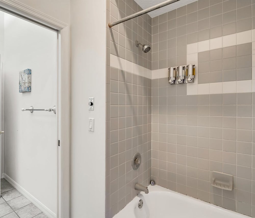 Siesta Key Marvel Pool SPA Deeded Beach Access - photo 112