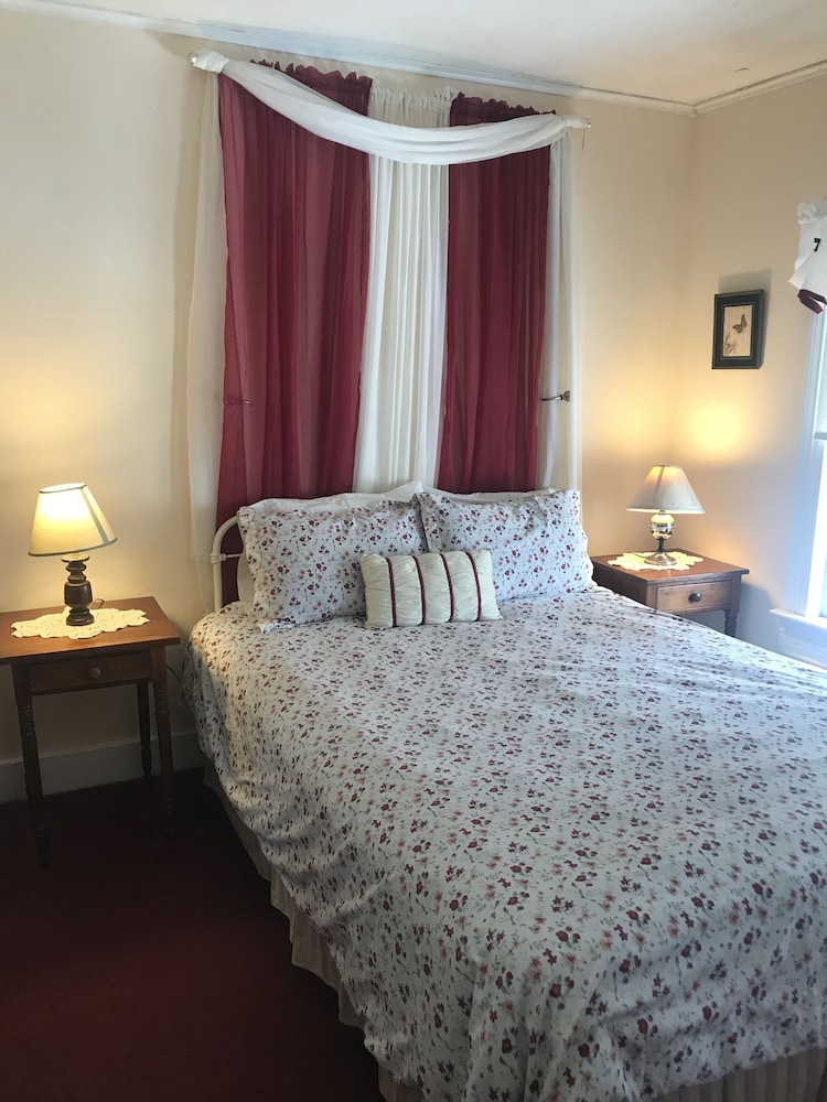 The Inn at Starlight Lake - photo 11