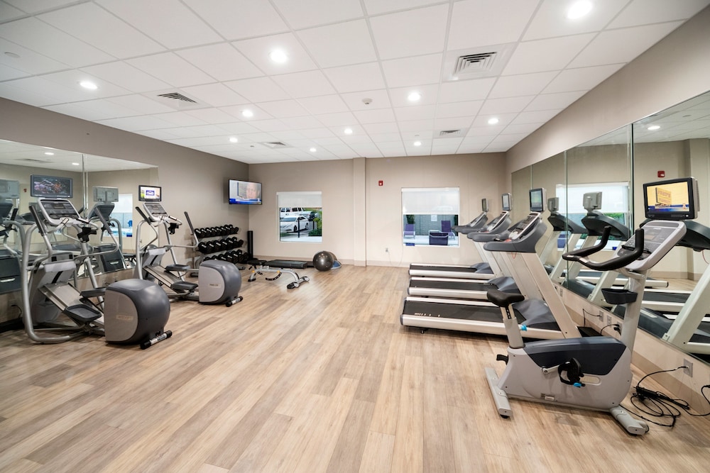 Holiday Inn Express & Suites Memphis Arpt Elvis Presley Blv by IHG - photo 8