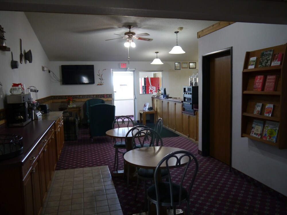 Westwood Inn Suites Kimball - photo 11