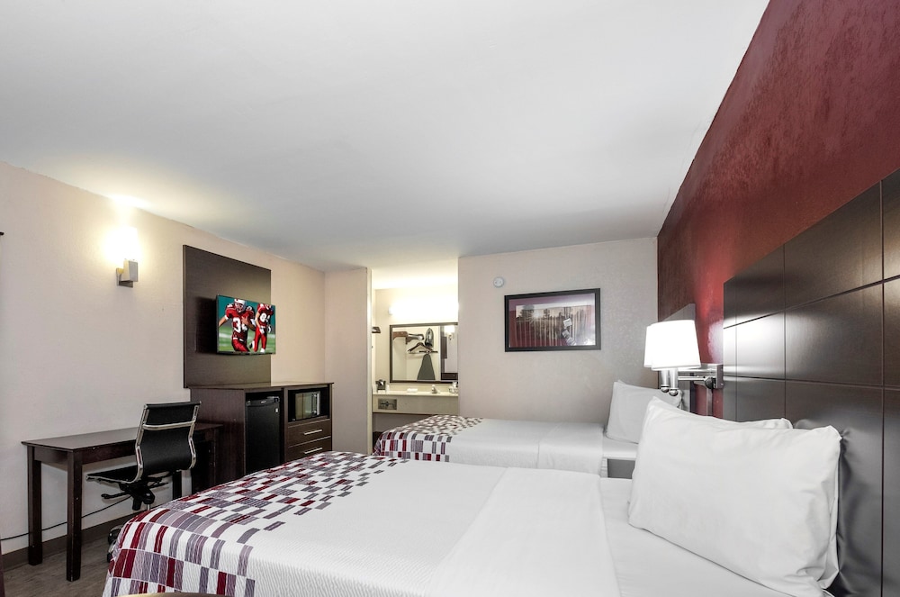 Red Roof Inn Bakersfield - photo 5