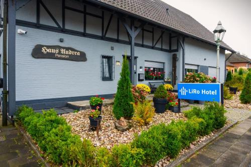 LiRo Hotel Pension Haus Andrea — hotel in Niederkruchten