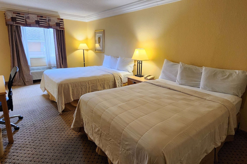 Super 8 by Wyndham Temple I 35 - photo 15