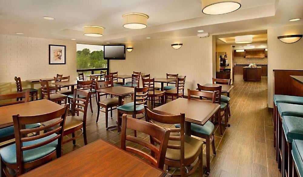 Hotel Lotus Kansas City Stadium - photo 16