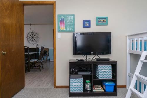 Out of the Blue by Oak Island Accommodations - photo 14