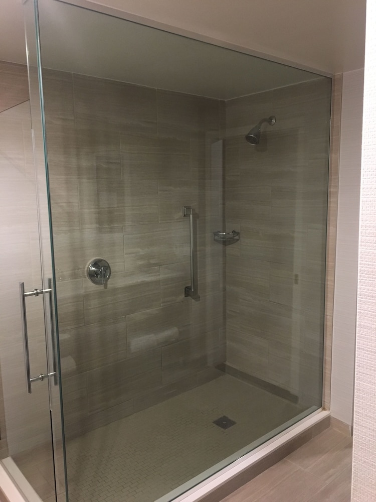 Hilton New Orleans St. Charles Avenue - photo 25