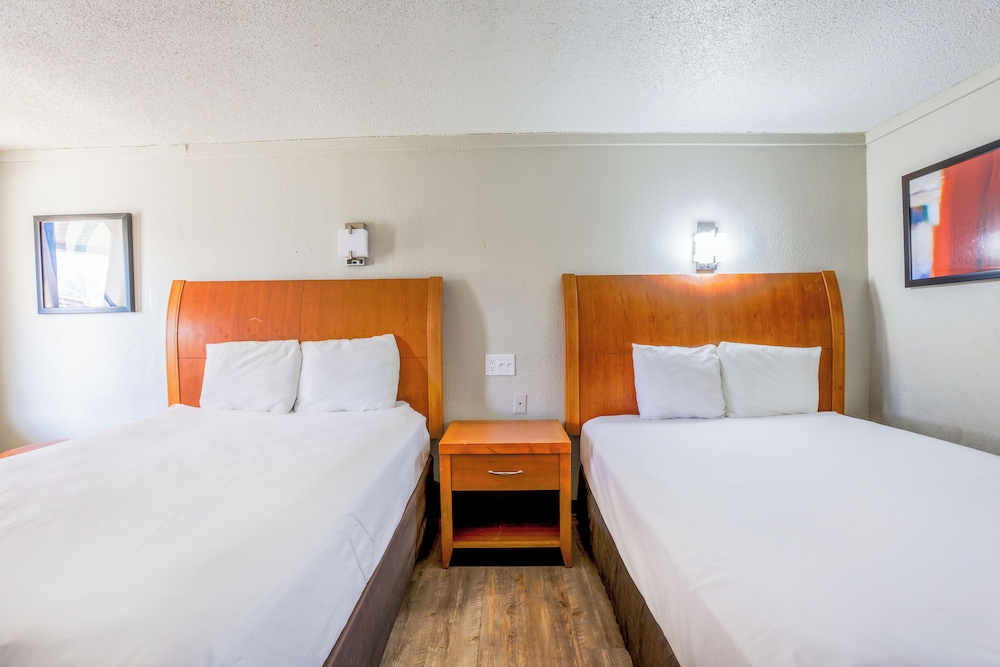 Cozy Garden Inn By OYO Hwy 40 Richmond - photo 33