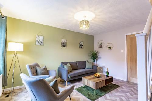 Modern 2 Bed Home with Free Parking Near Peak District — 4-Star Luxury Hotel in Nottingham, United Kingdom