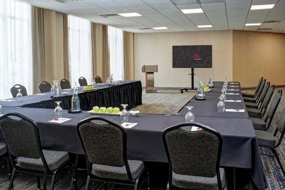 Auburn Hills Marriott Pontiac - photo 24