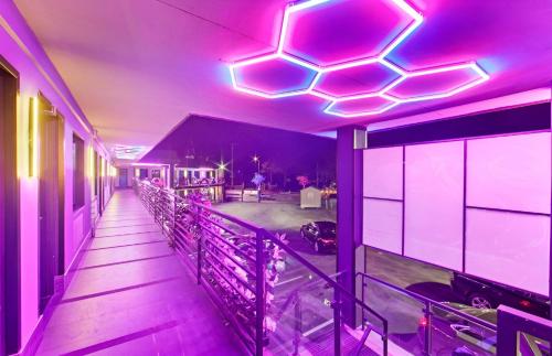 Hotel Opus Bronx - photo 25