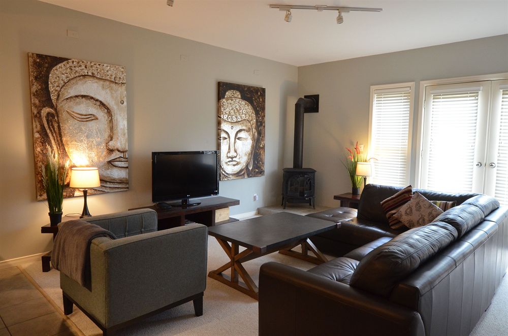 Executive Suites by Roseman Inglewood in Calgary, Canada