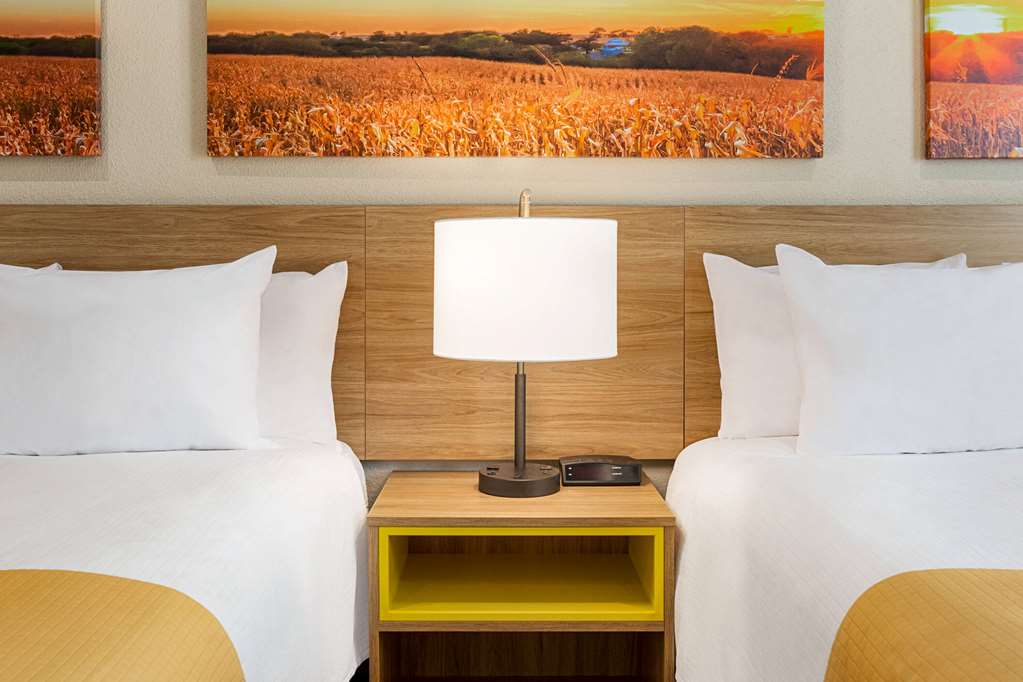 Days Inn & Suites by Wyndham Greater Tomball - photo 19