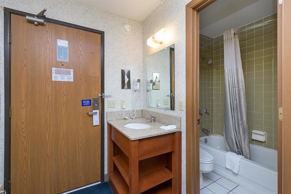 Motel 6 Moline - photo 44